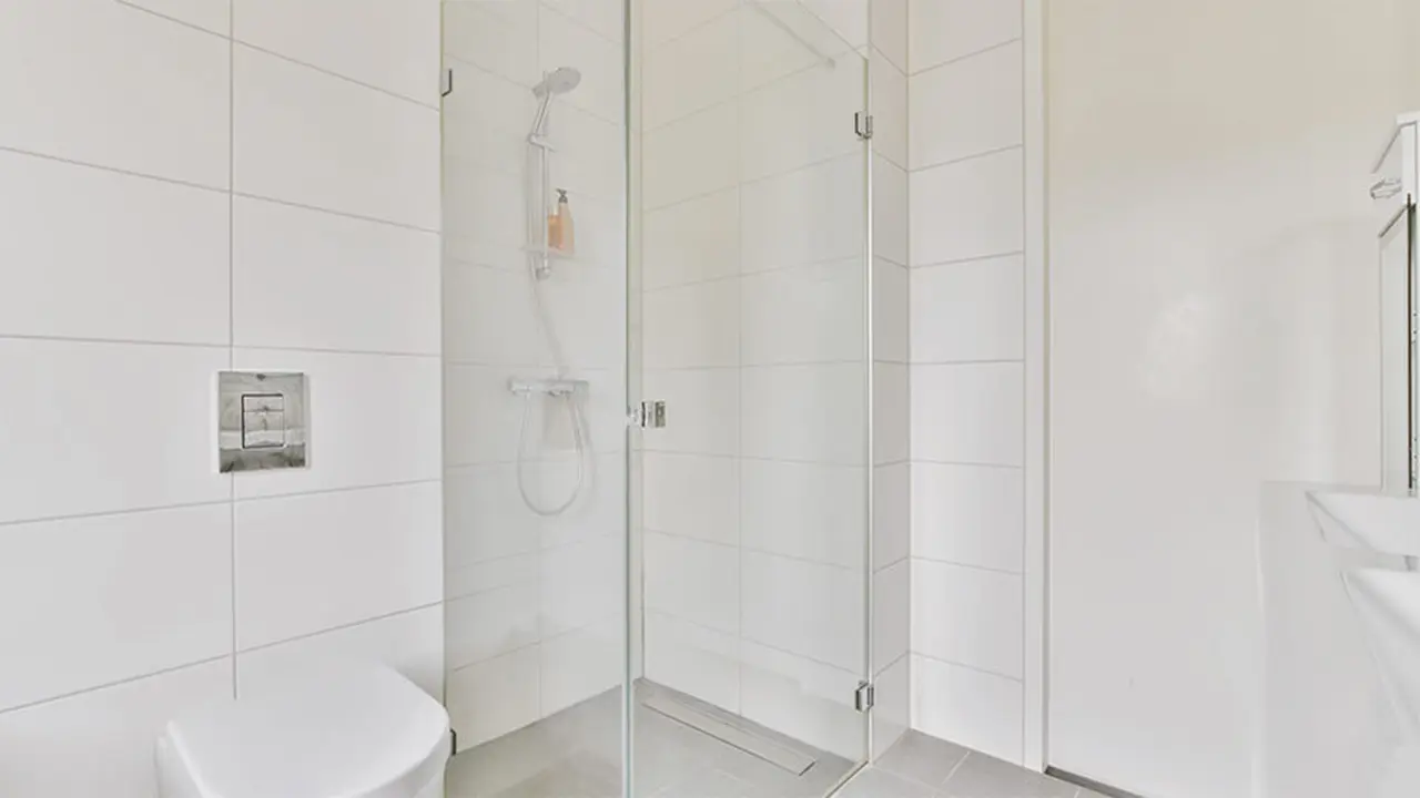 Cuáles son las ventajas de cambiar bañera por plato de ducha