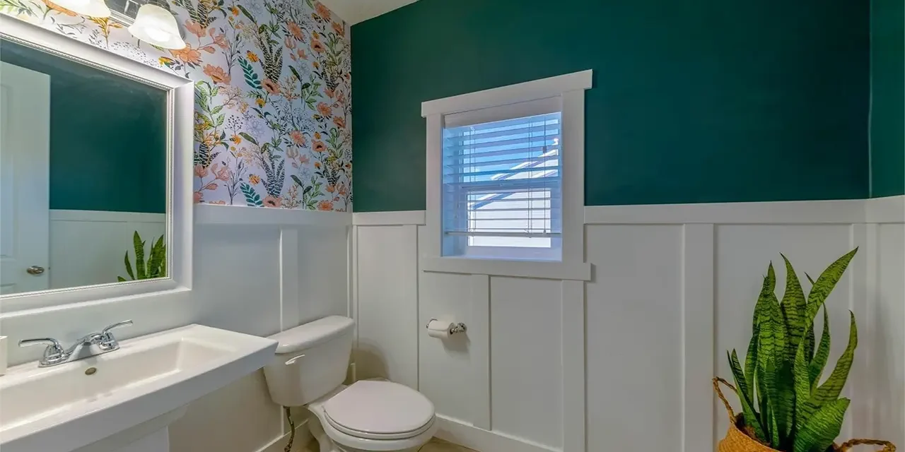 ¿Cómo se realiza una instalación de fontanería en el baño?